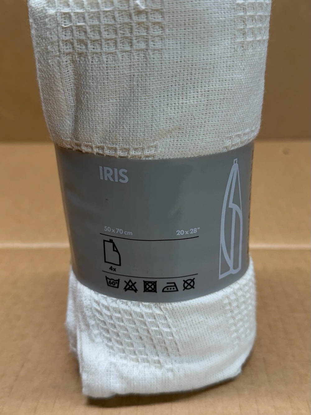 IRIS White Waffle Texture throw